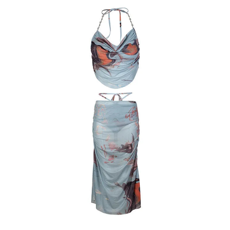 Blue diamond chain pattern three-piece bikini set with backless briefs