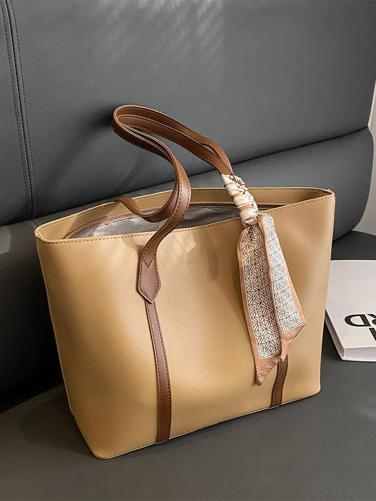 Unisex large capacity casual tote bag in convertible shoulder and crossbody style with sandwich pocket design