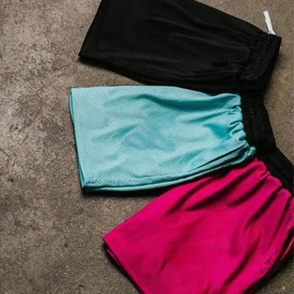 Men's solid colour quick-drying mesh running shorts in black, red, green, purple, or blue