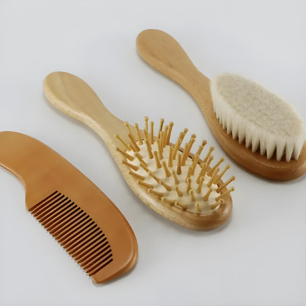 Soft fur set comb in wool brush colour for gentle scalp massage and detangling