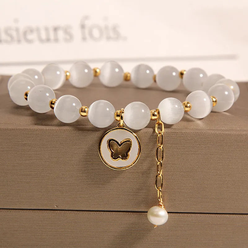 White cat's eye crystal bracelet with geometric design in Korean style