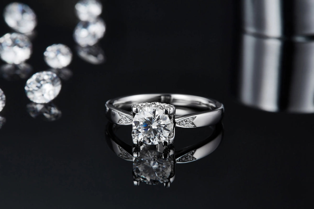 Star Guardian wedding ring set with 1-carat moissanite, S925 silver and platinum plating, sizes 5 to 9