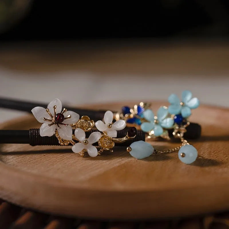 Wooden flower-shaped hair clasp in New Chinese style, single hairpin for women, 14 colour options.