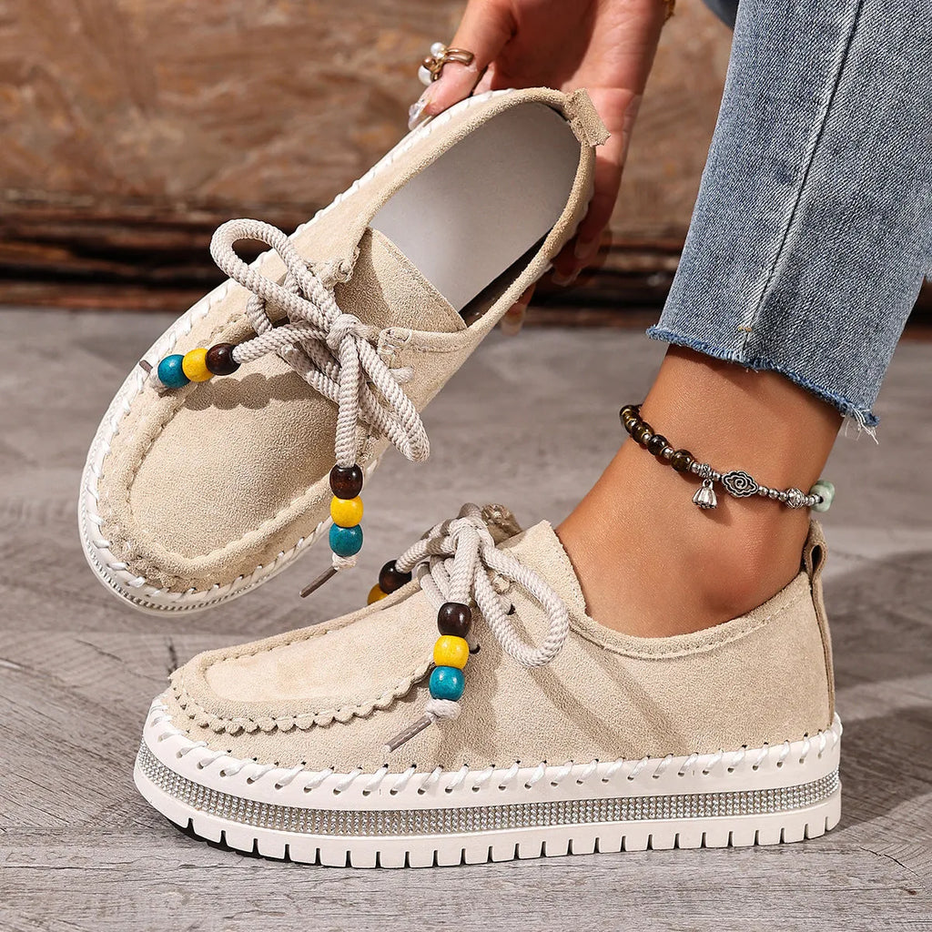 Retro full-covered thick-soled women's flats in beige suede with lace-up closure