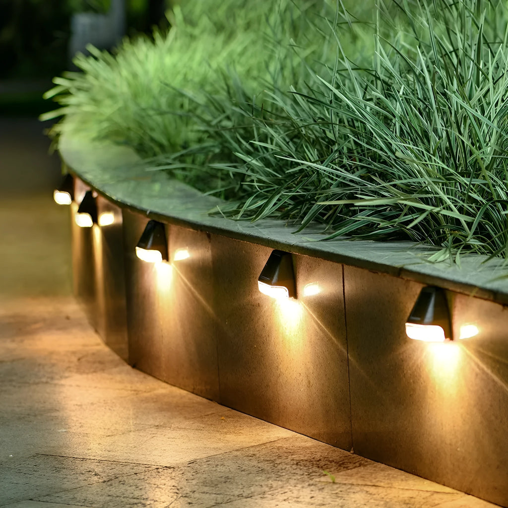 Solar outdoor LED wall lamp IP65 deck light 75x70x50mm for courtyard garden stairs and fence