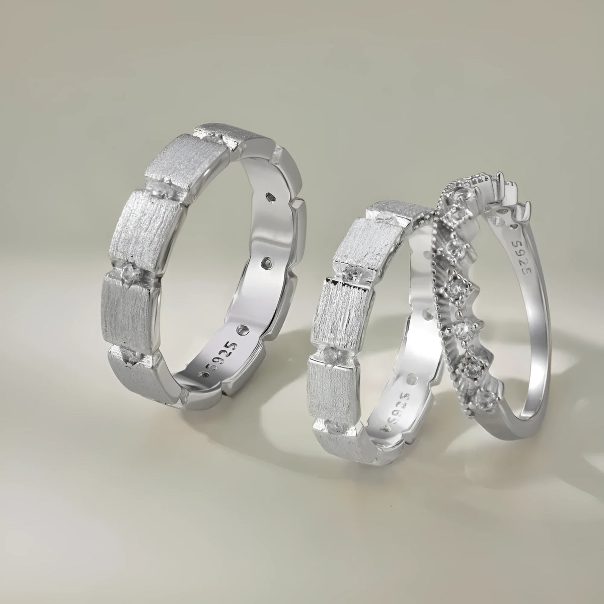 S925 sterling silver slim couple ring with round and quadrilateral zirconium geometric details in champagne finish