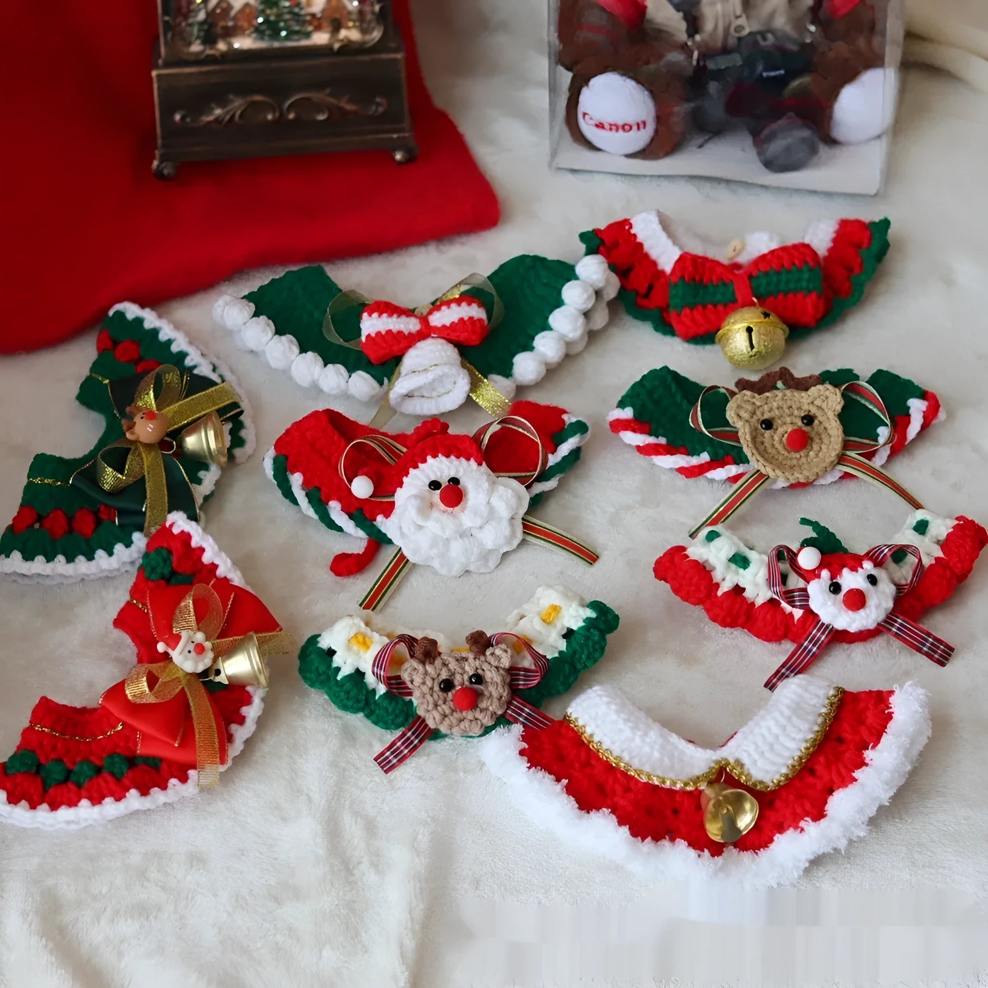 Christmas knitted wool pet scarf with festive patterns in sizes XS S M L for dogs and cats