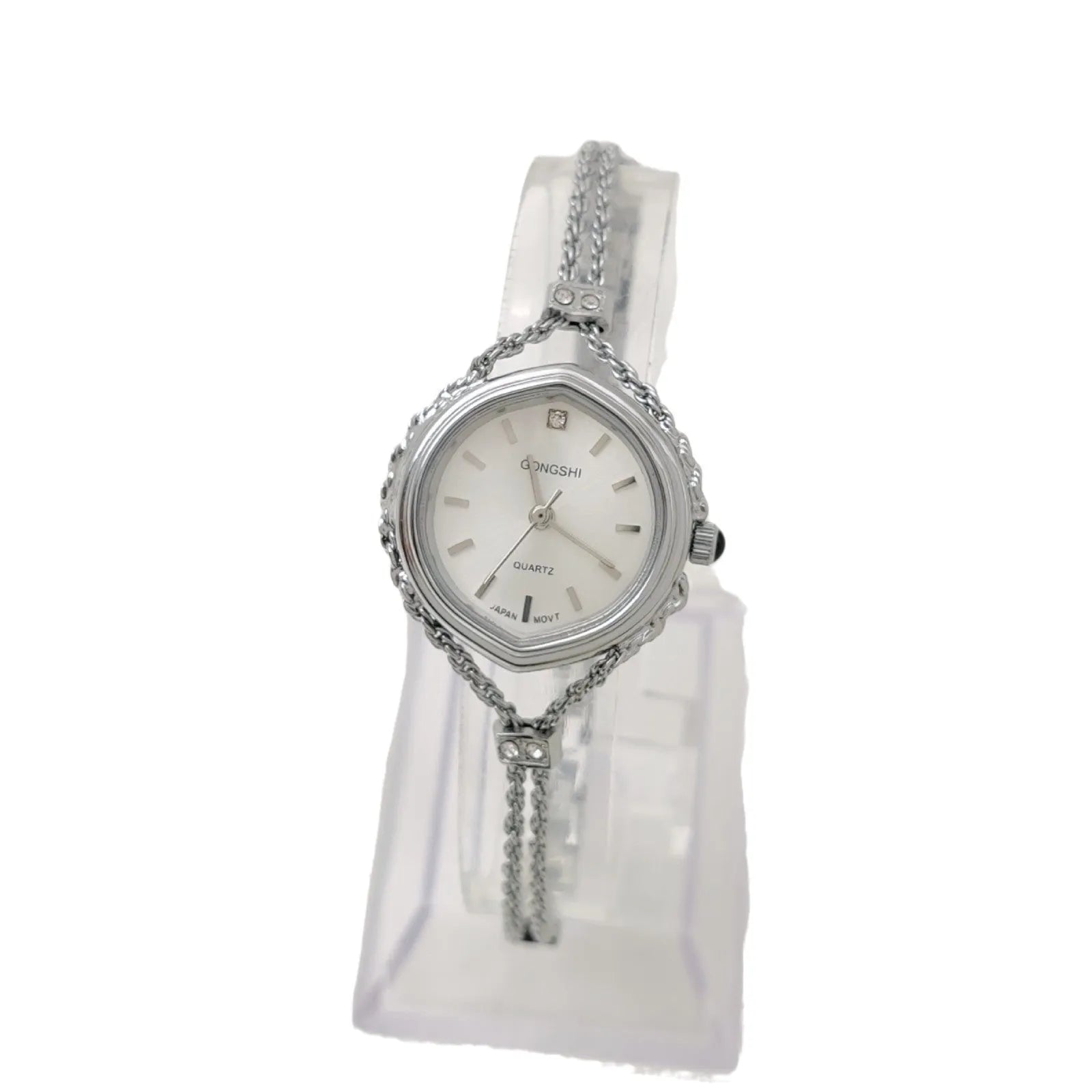 Women's quartz watch with 25mm dial and chain strap in gold or silver finish