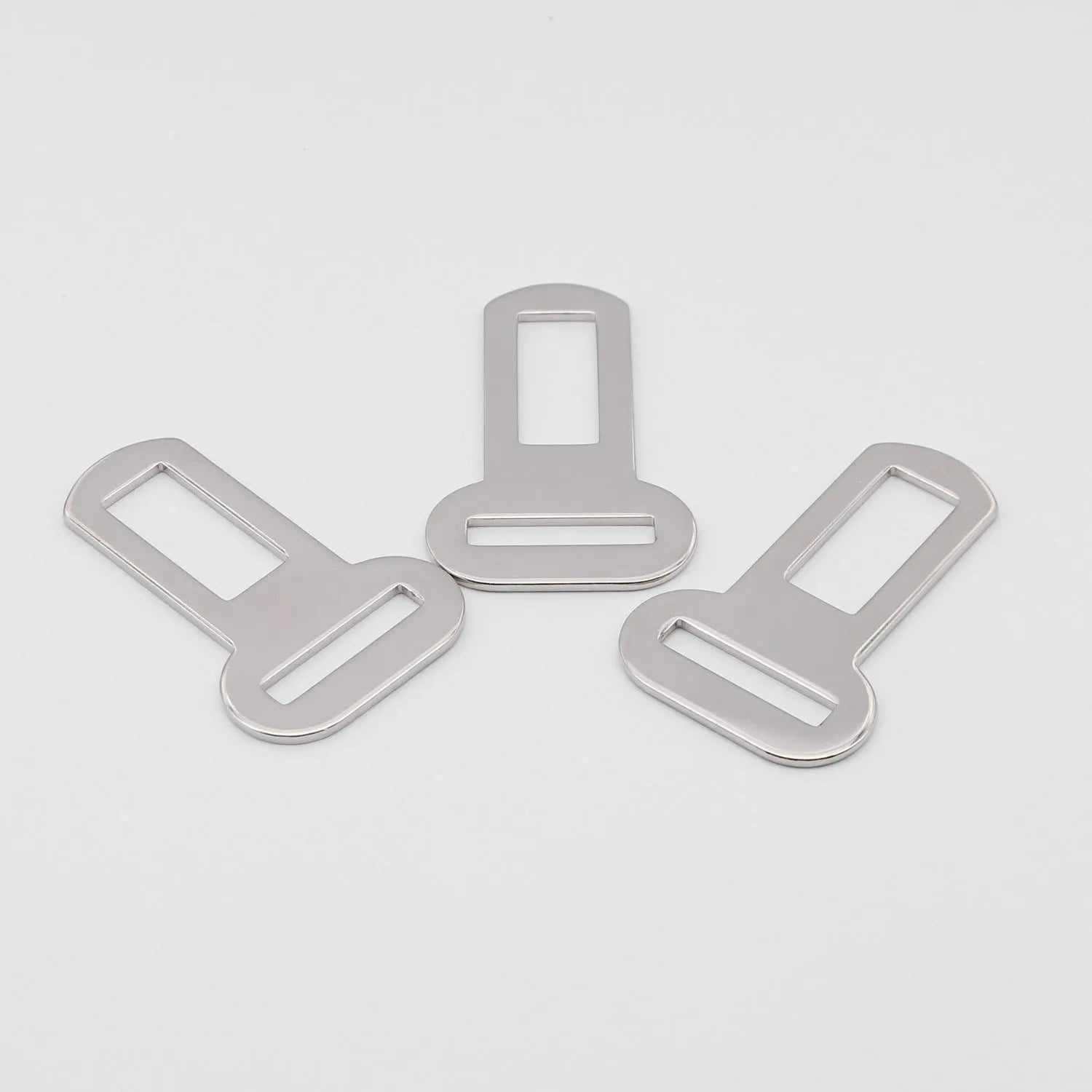 26mm silvery stainless steel quick-release pet safety buckle for leads and harnesses.