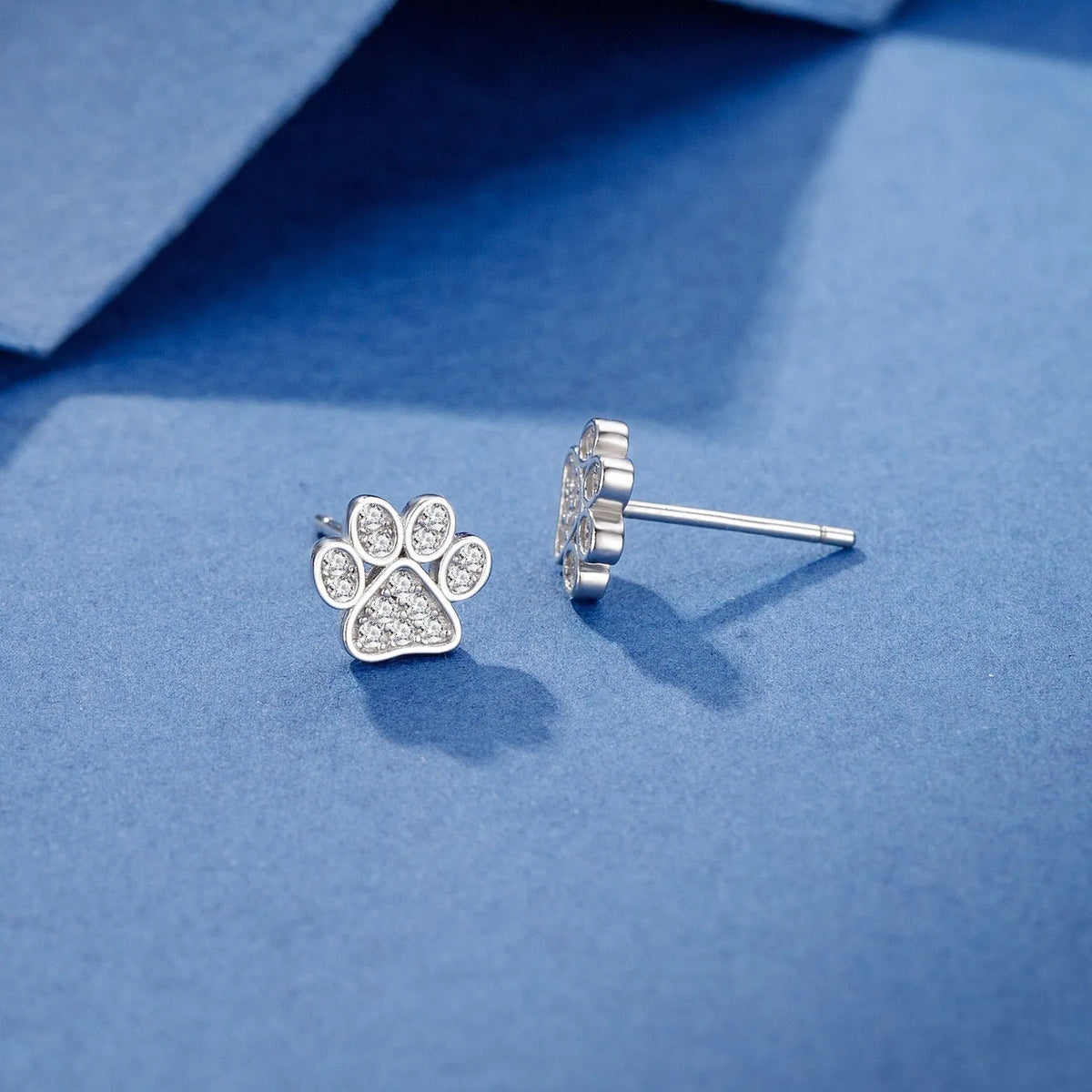 Full diamond 925 sterling silver cat's paw stud earrings in silver colour with zircon stones