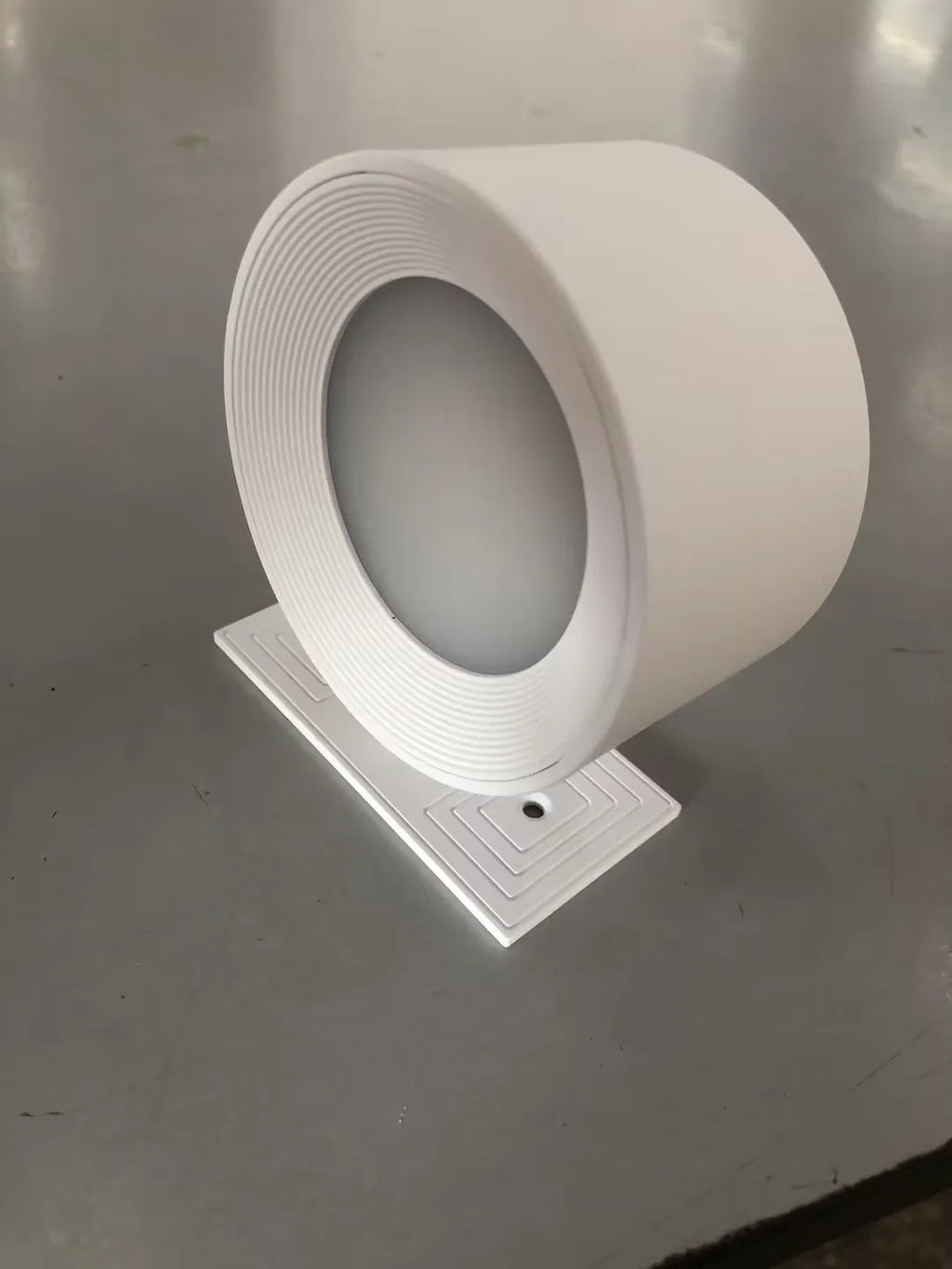 Magnetic LED wall lamp in round or square shape, black or white, 12V touch control with adjustable 3000K-6500K light.