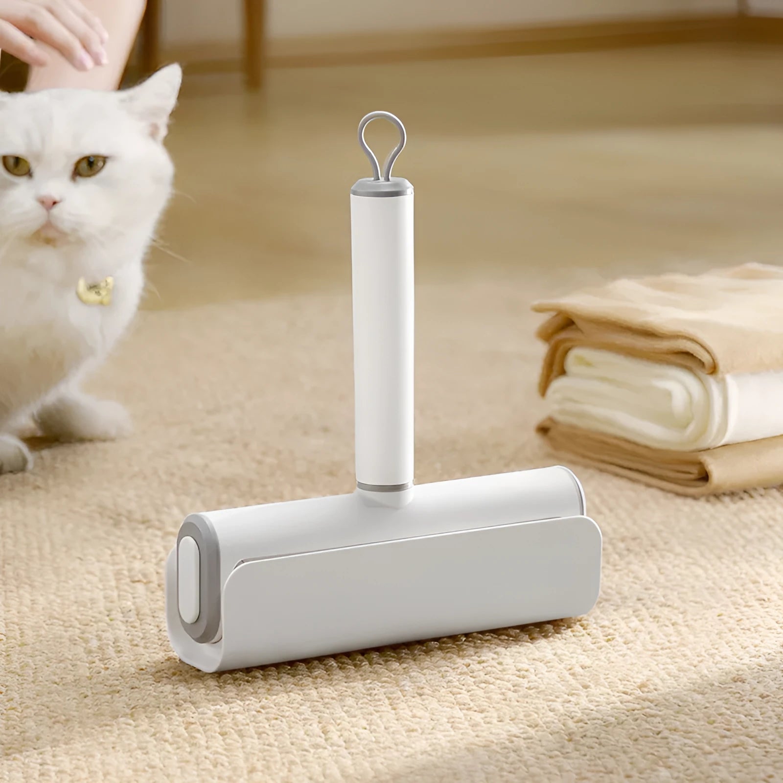 Pet hair lint remover roller with refillable sticky paper core for cat hair removal on floors