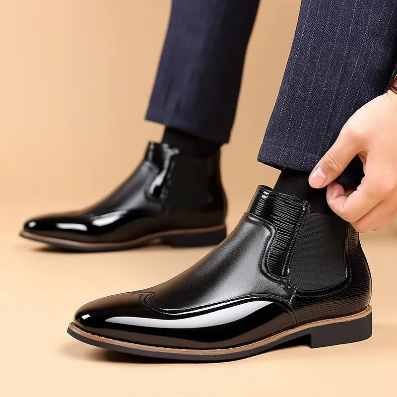 Men's colour block Chelsea boots in black or dark brown with artificial PU upper, beef tendon sole, and elastic band entry.