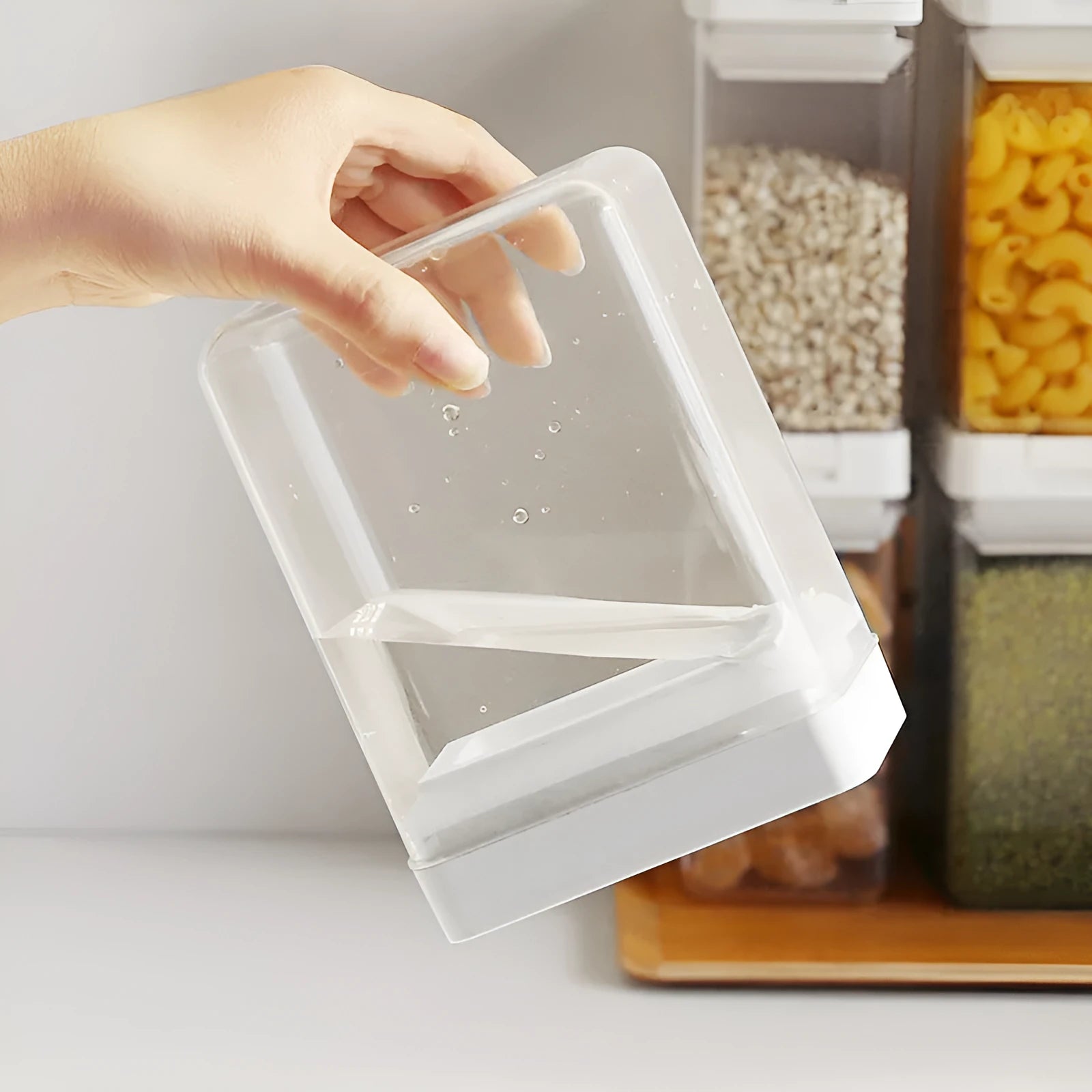 White transparent plastic grain storage container with Japanese design, 400 ml capacity