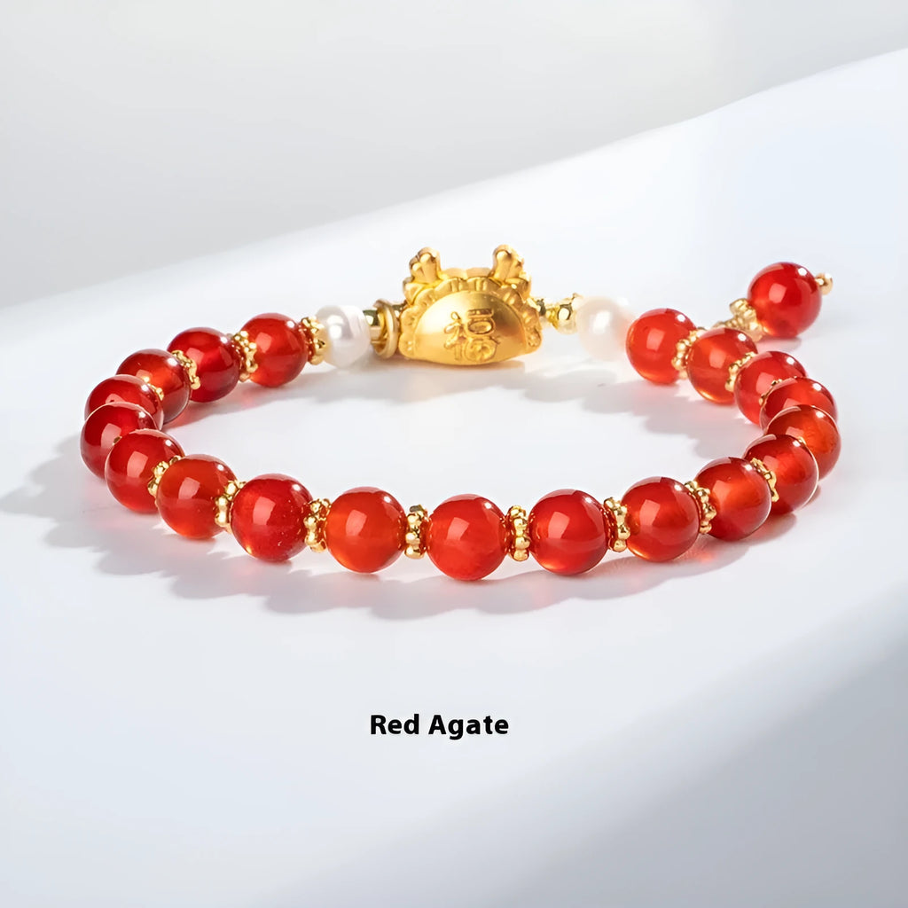 Handcrafted natural agate bracelet with 8mm diamond-shaped beads in one of five colour options.