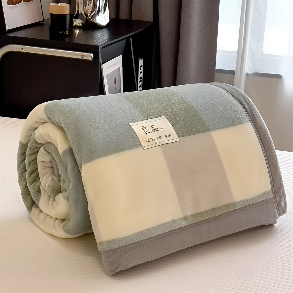 Thick warm coral fleece blanket in solid colour, polyester, Japanese style, available in multiple sizes and colours