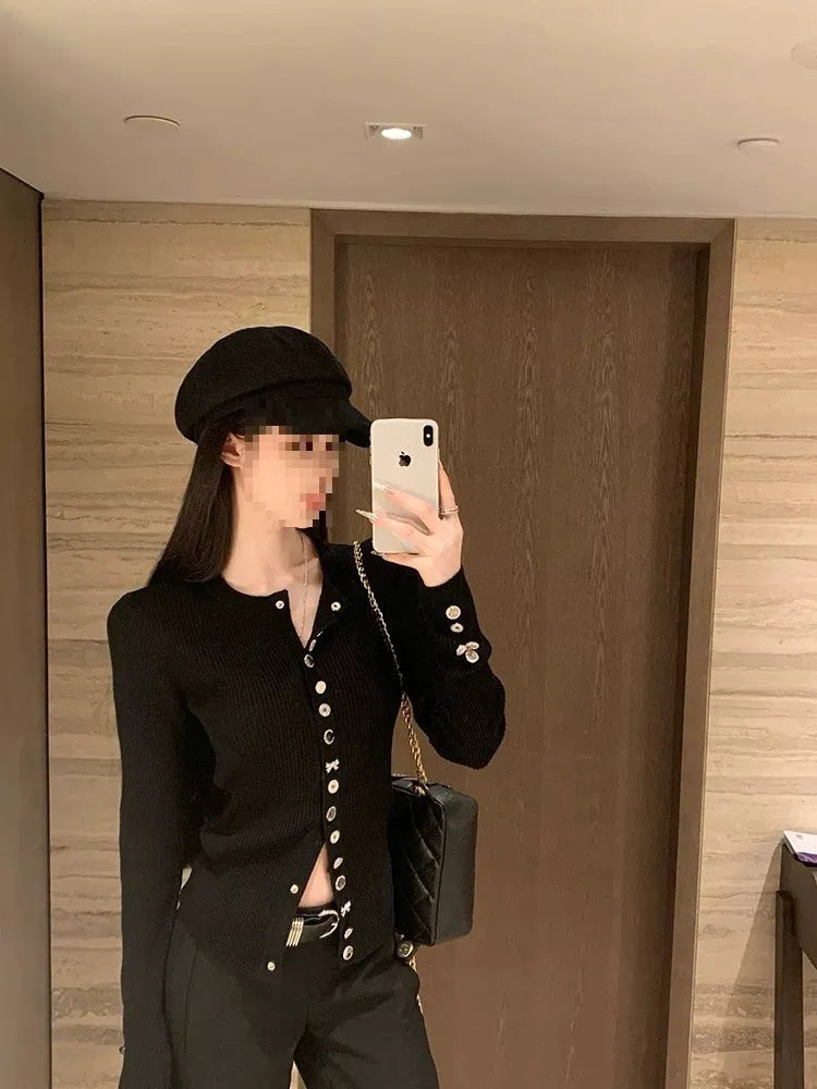 Black long sleeve slim-fit knitted cardigan with princess sleeves, average size