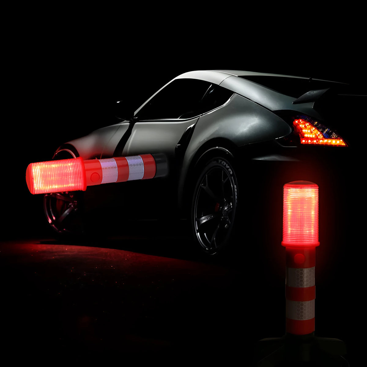 Two magnetic base emergency LED flares 17.5cm with suction magnet and plastic suitcase