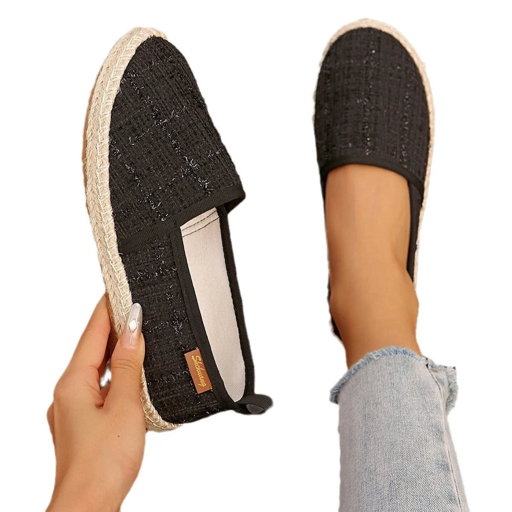 Casual canvas fisherman shoes with rope bottom soles in beige colour