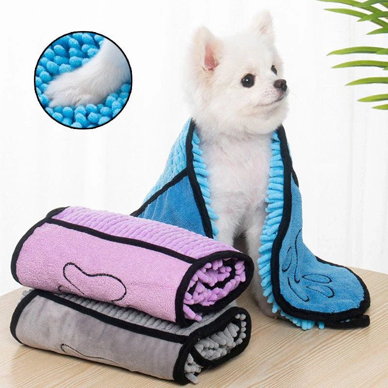 Ultra-absorbent microfiber pet towels in various colors, including blue, purple, grey, and rose red, with a unique double-pocket design for convenient drying and cleaning of dogs and cats