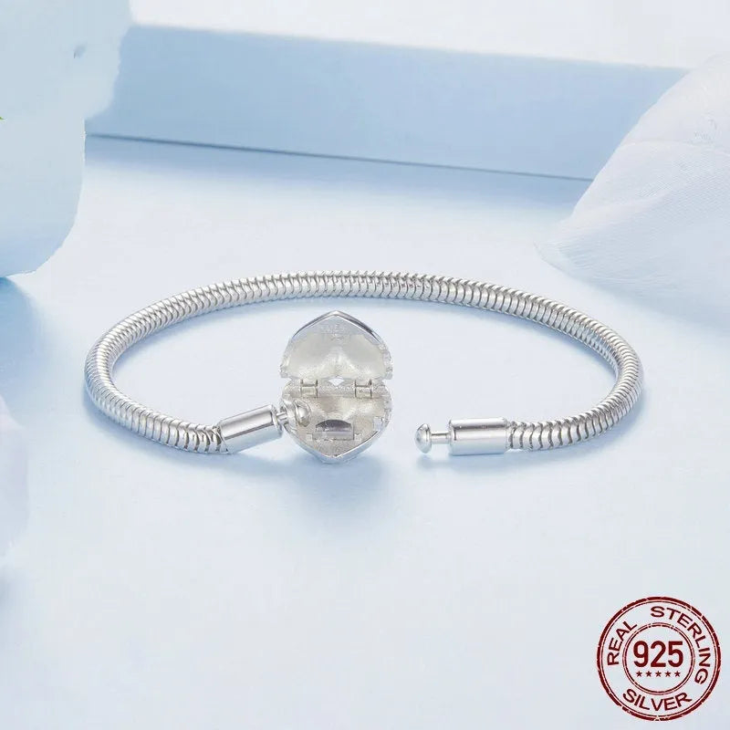 Mang Heart S925 sterling silver snake bone bracelet on white background