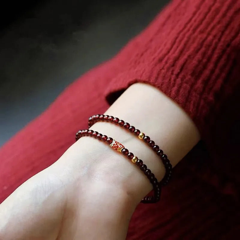 Retro wine red glass bead bracelet for women with garnet colour and new Chinese style design