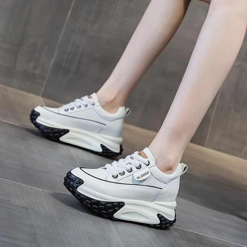 Women's retro platform shoes in black colour with English muffin heel, PU upper