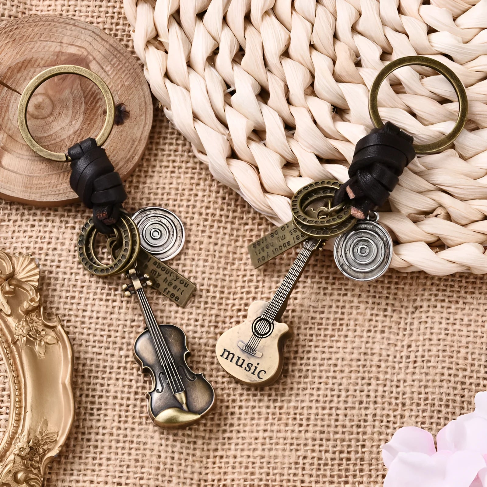 Alloy guitar keychain pendant with cowhide woven charm in retro design