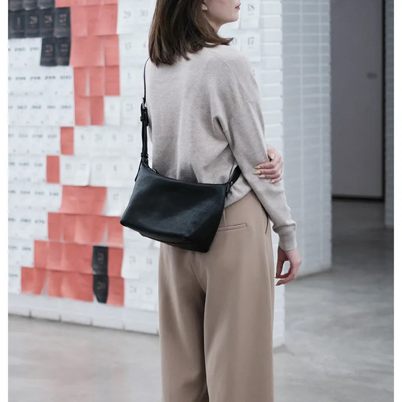 Genuine leather dumpling shoulder bag with wide strap in retro tan or retro black for women daily wear