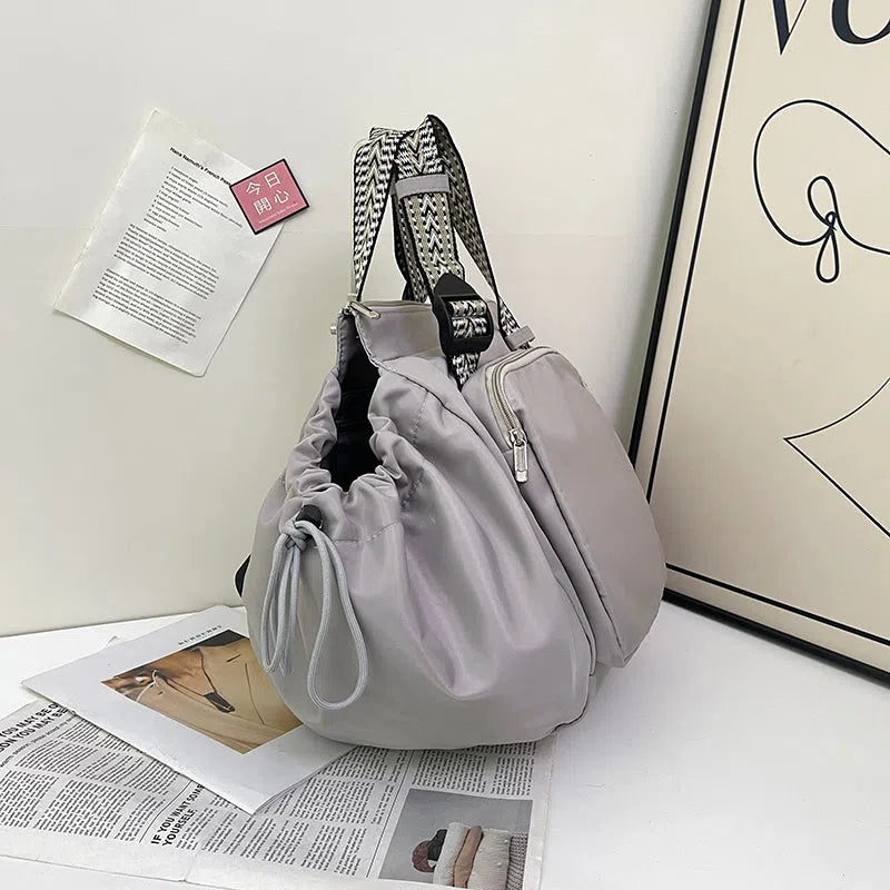 Nylon fabric mommy bag large capacity portable single shoulder tote for travel in black