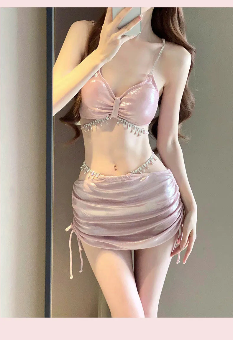 Women's solid colour polyester bikini swimsuit in pink or black