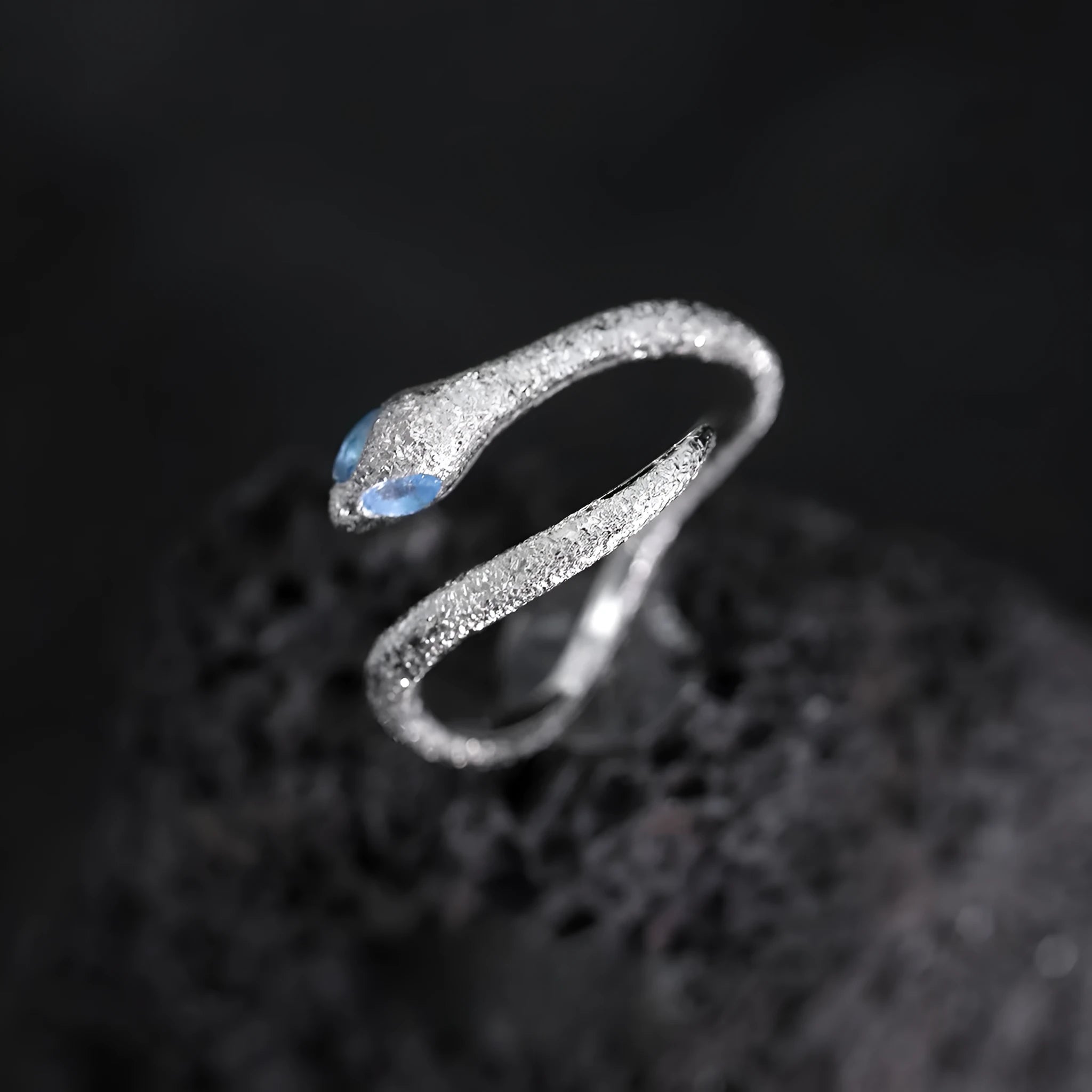 Cool Style adjustable opening snake zodiac ring in platinum silver tone