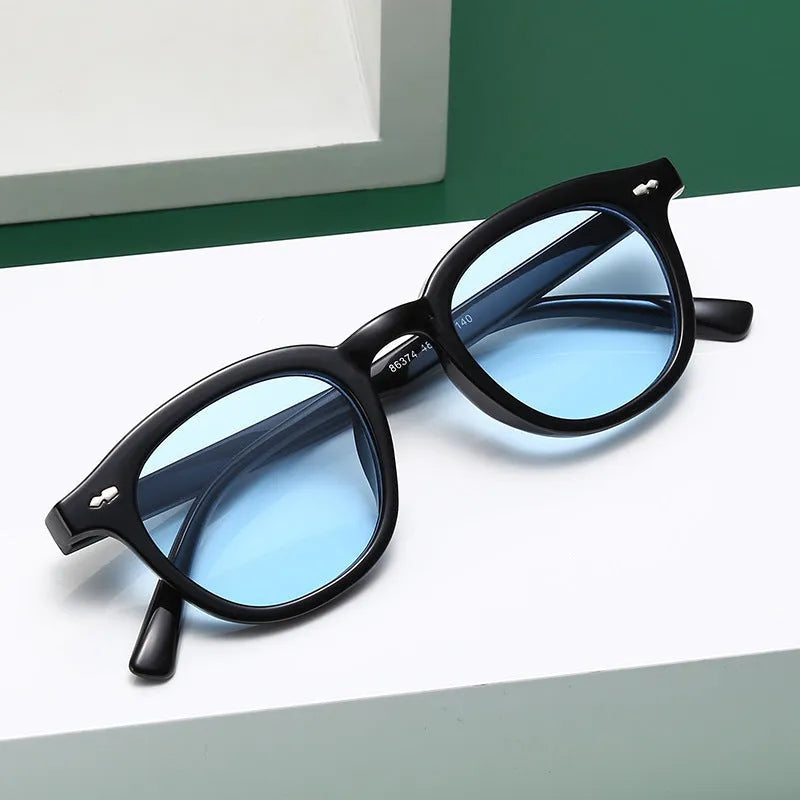 Retro round sunglasses with metal hinge and PC lens in various frame and colour combinations