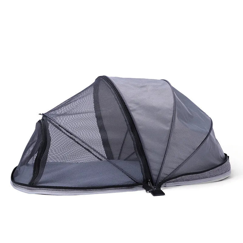 Cat folding travel tent in L code size with mesh ventilation panels