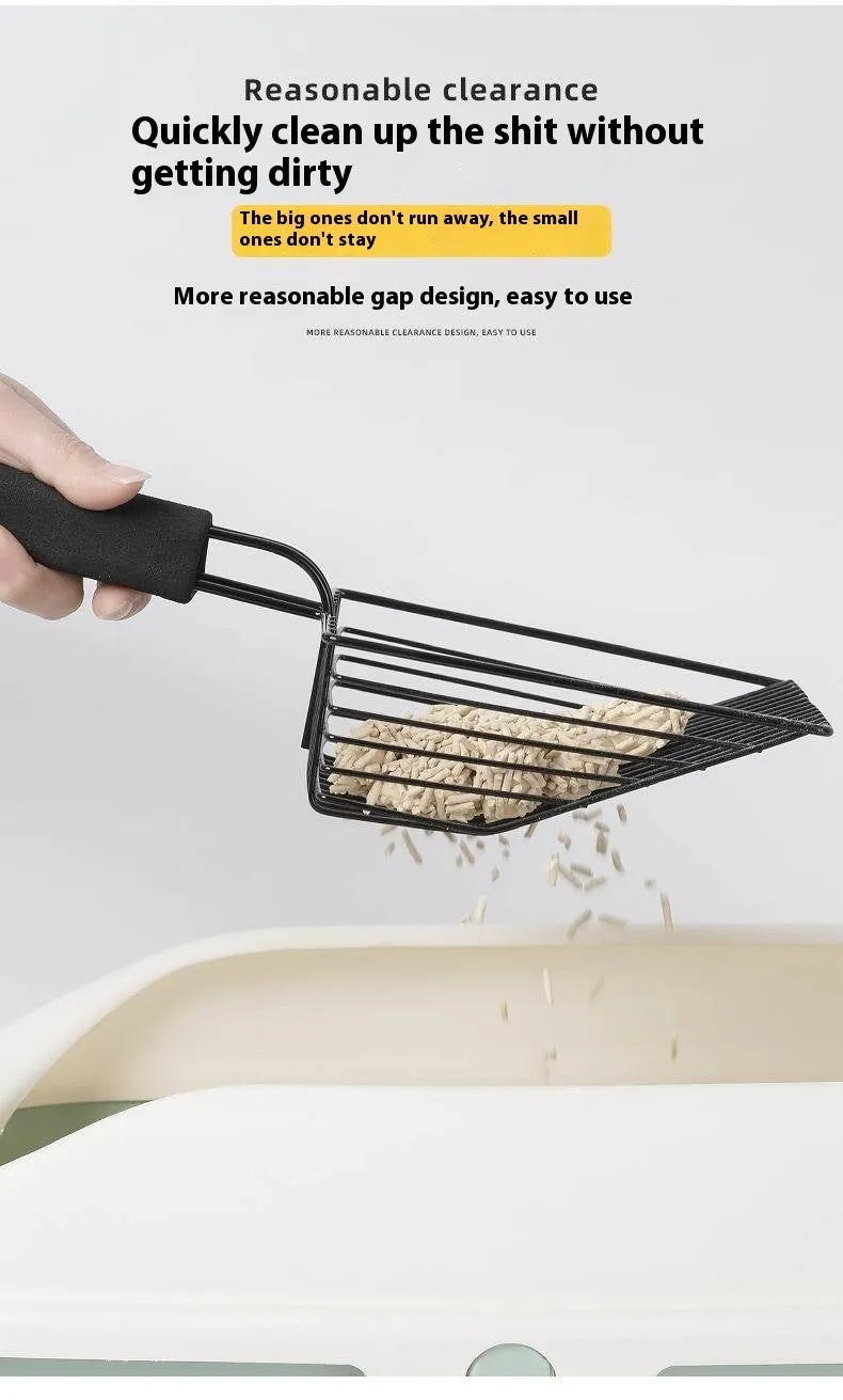 Black metal cat litter scoop with 0.8cm spacing between tines for waste removal