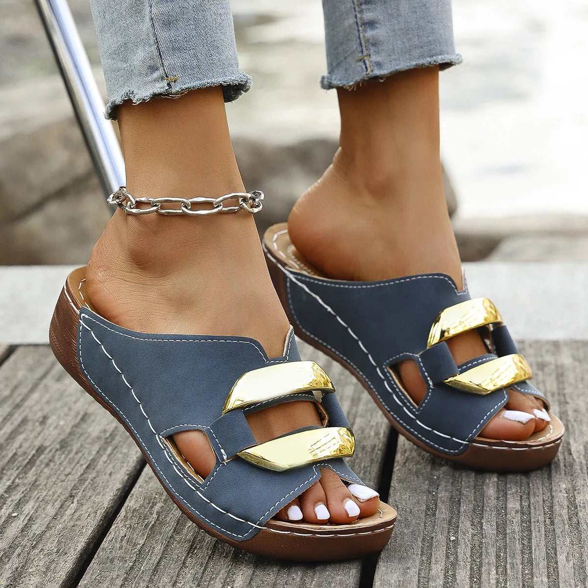 Men's Roman style platform sandals in artificial PU, showing flat rubber sole and metal detail.