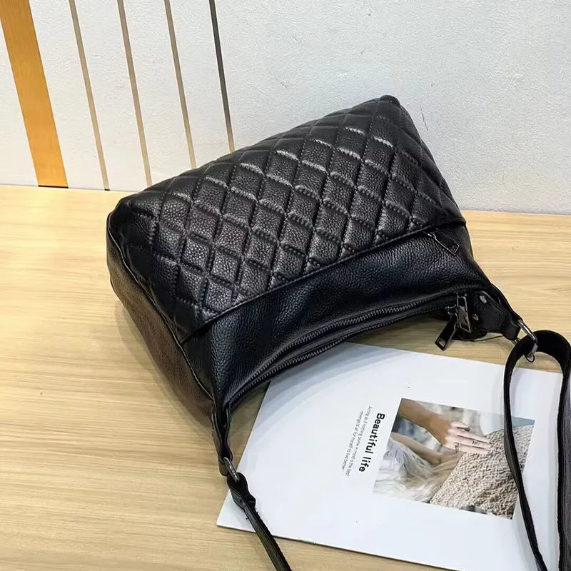 Genuine leather large capacity horizontal square shoulder crossbody bag with black plaid pattern