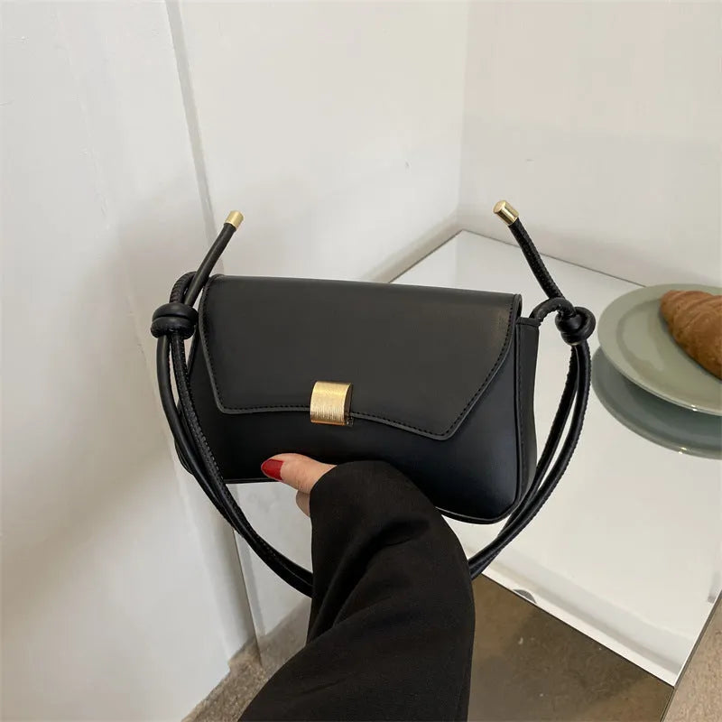 Women's simple shoulder bag in PU with sandwich pocket, available in five colours
