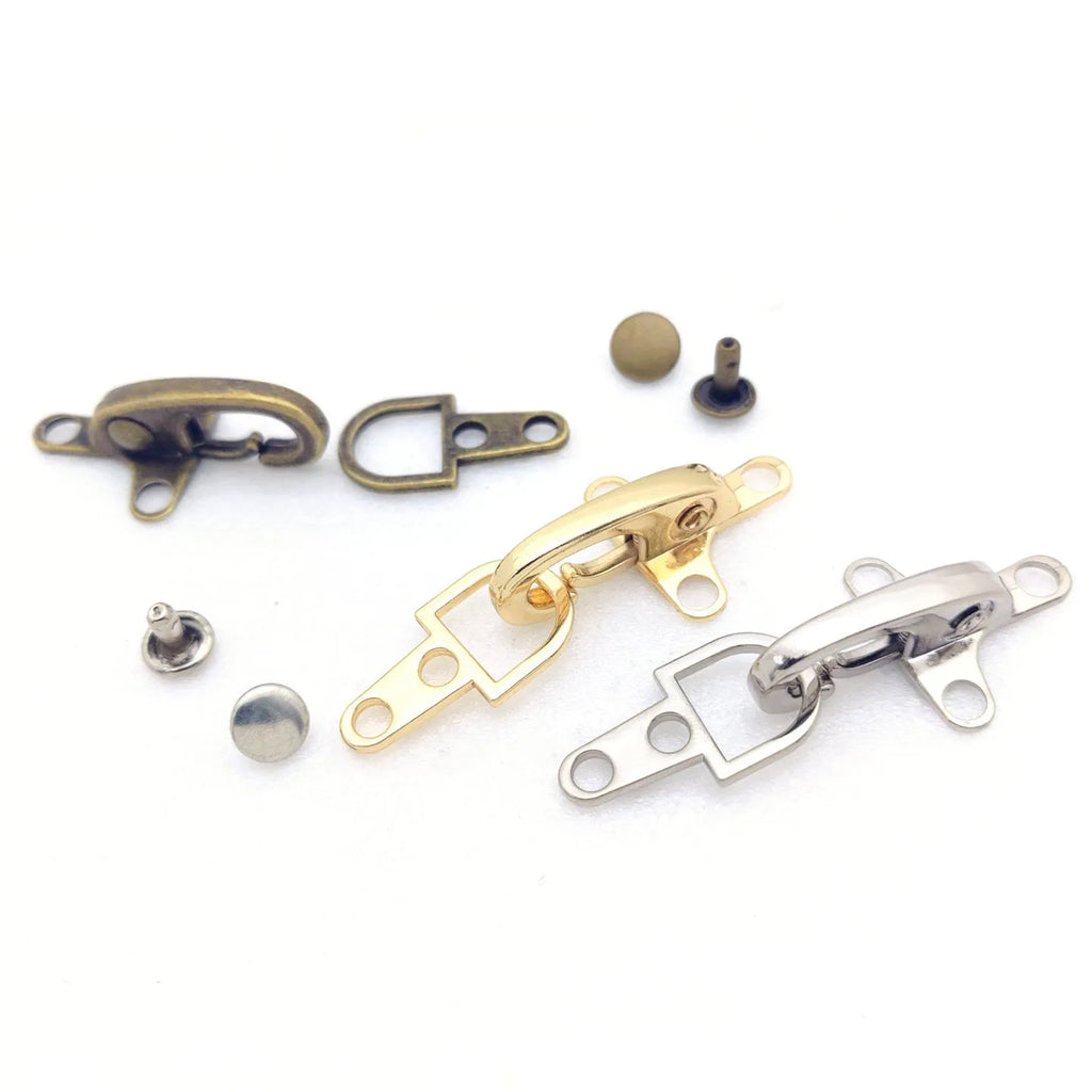 Zinc alloy aircraft buckle hanging clip in bronze, gold, gun, or silver, 5.85 cm size.
