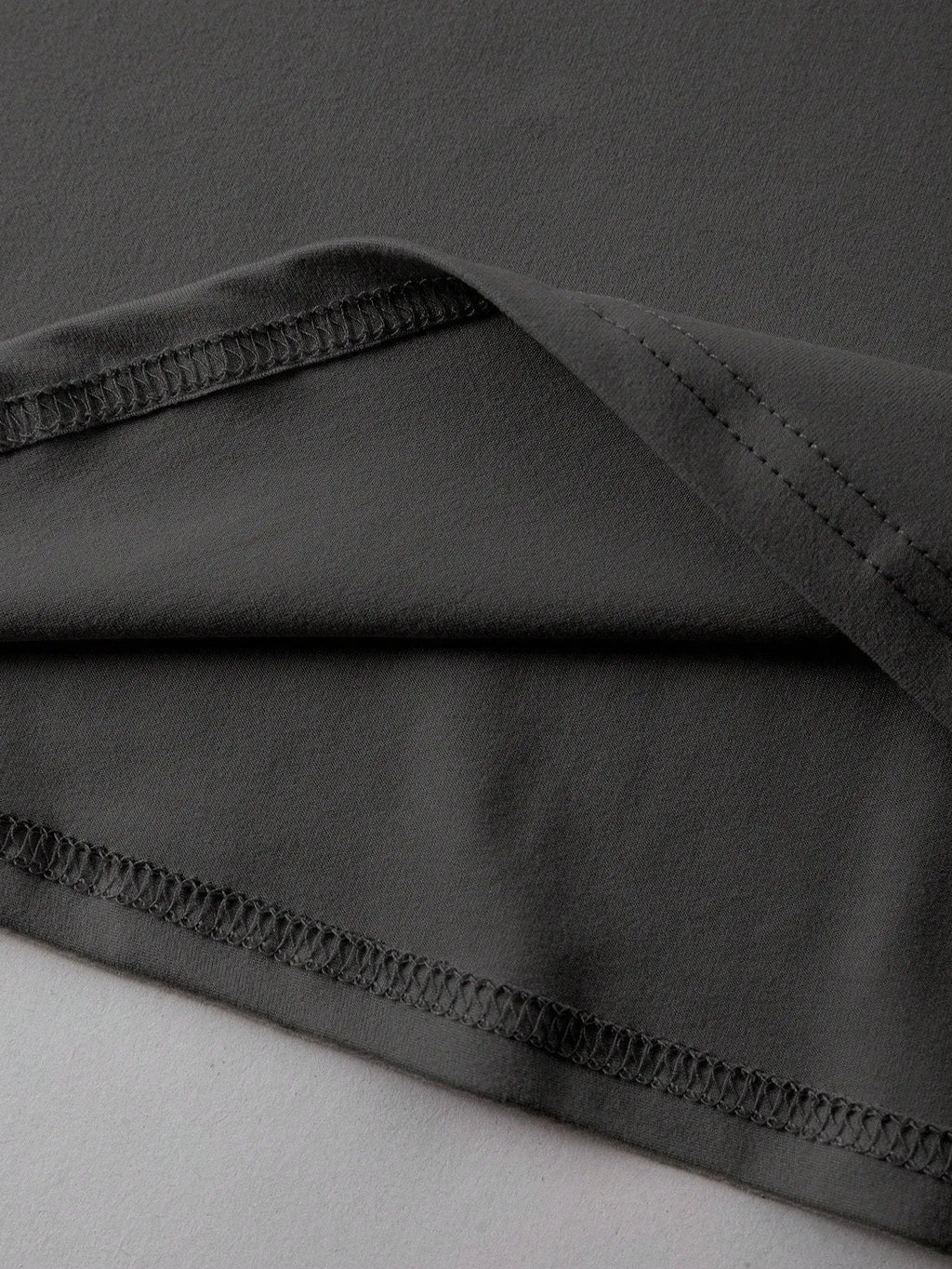 Loose straight cut cotton t-shirt in summer colours black green grey orange