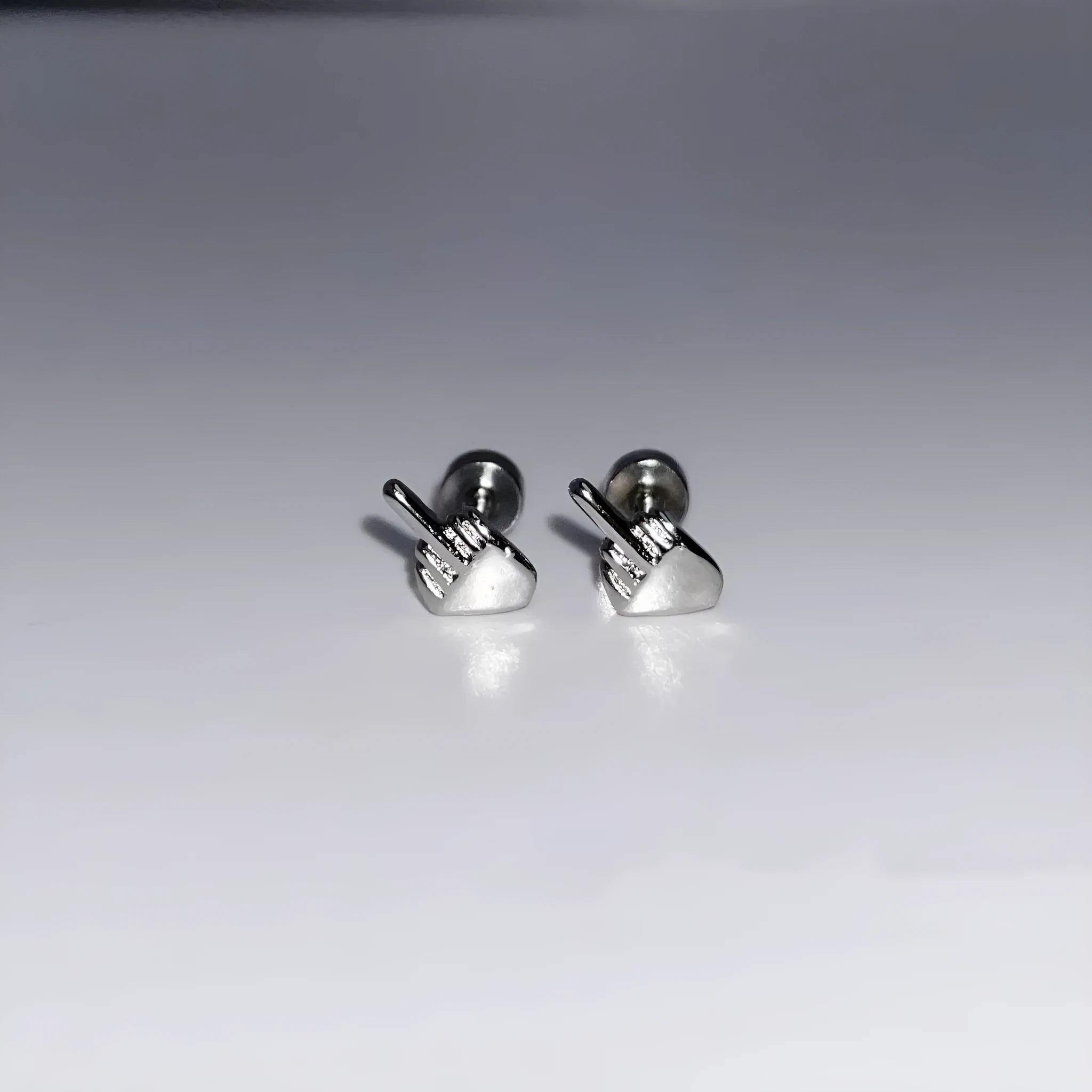 Women's alloy cartilage earring with screw clasp and vertical middle finger colour design
