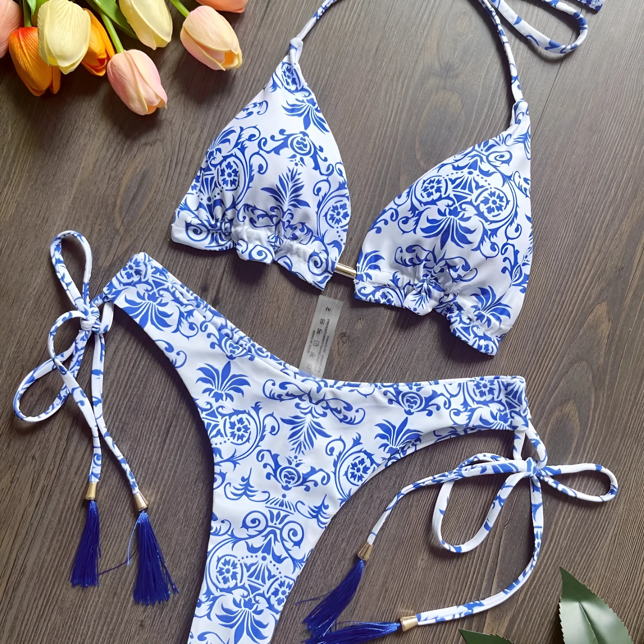 Women's blue and white porcelain printed bikini set with high elasticity and cotton lining for swimming