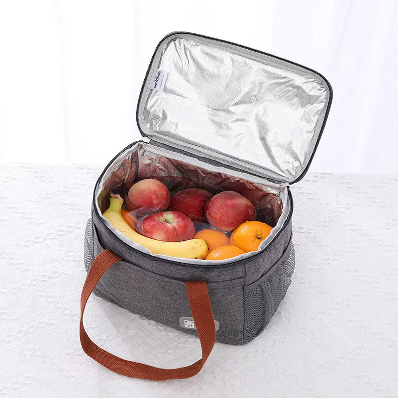 Insulated crossbody picnic bag in Oxford cloth with 15-litre capacity in modern simplicity design
