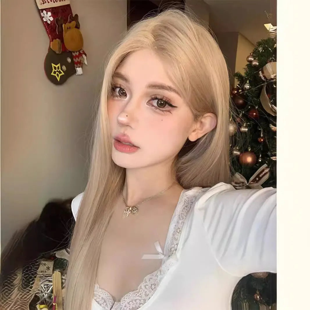 Women's long straight milk tea blonde grey gold synthetic wig with hairnet.