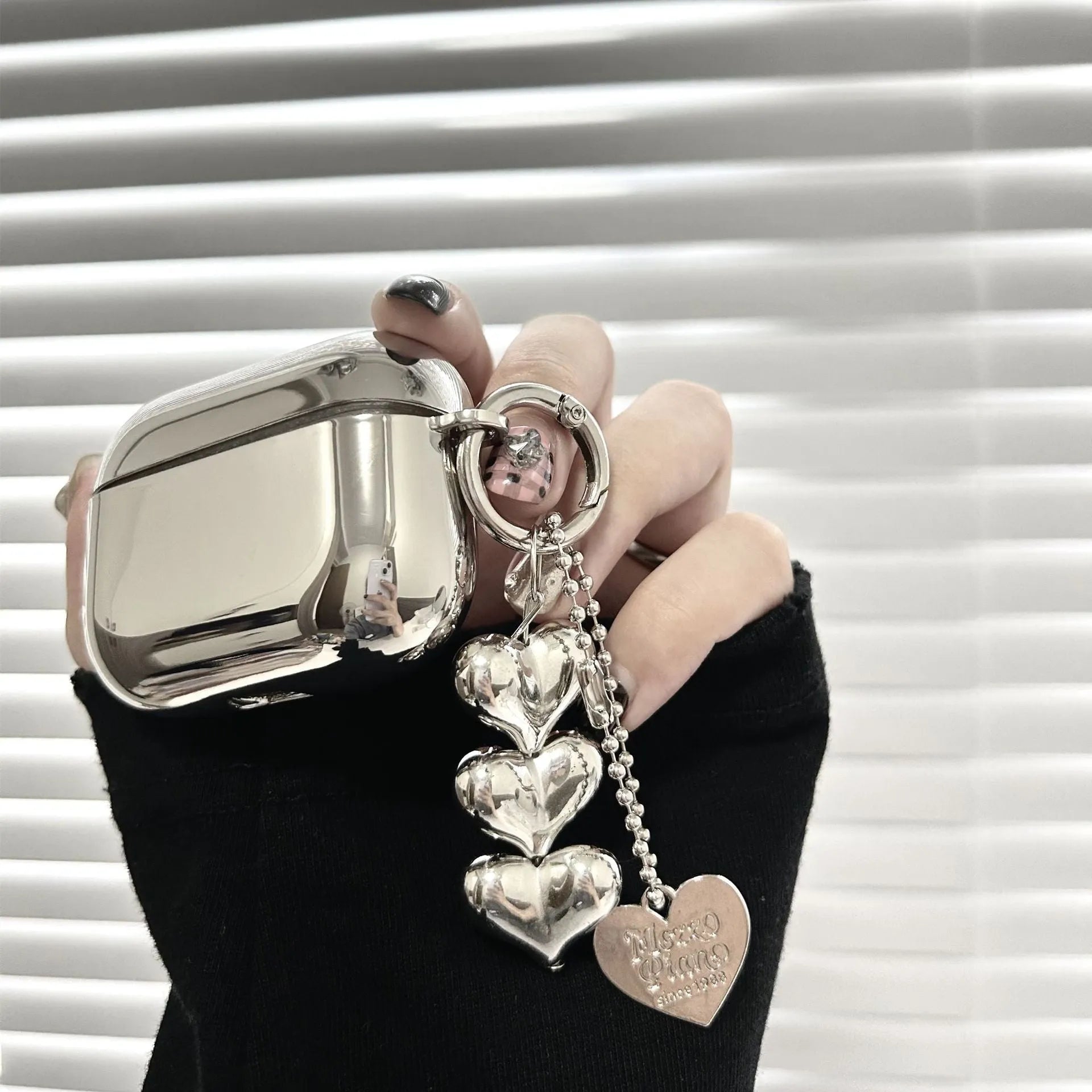 Electroplated solid colour heart pendant headphone case with chain for iPhone models