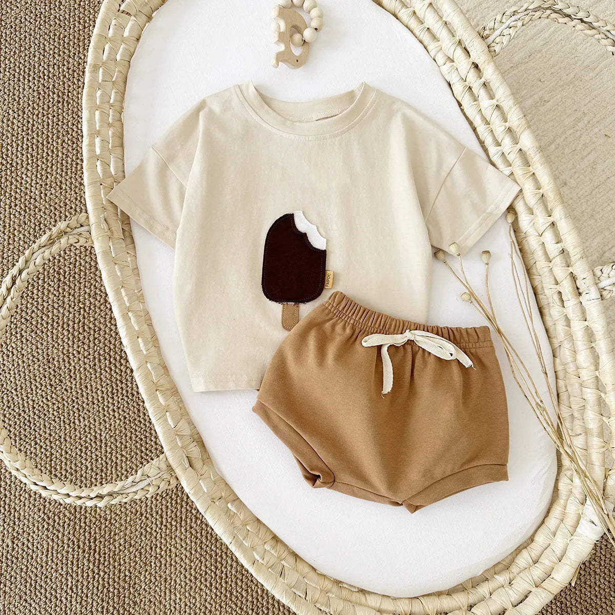 Girls' cotton shorts suit with ice cream patch design in Korean style, showing short sleeve shirt and matching shorts