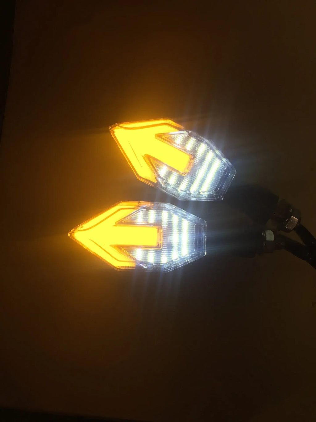 Arrow-shaped LED motorcycle turn signal lamp for 12v universal fitment
