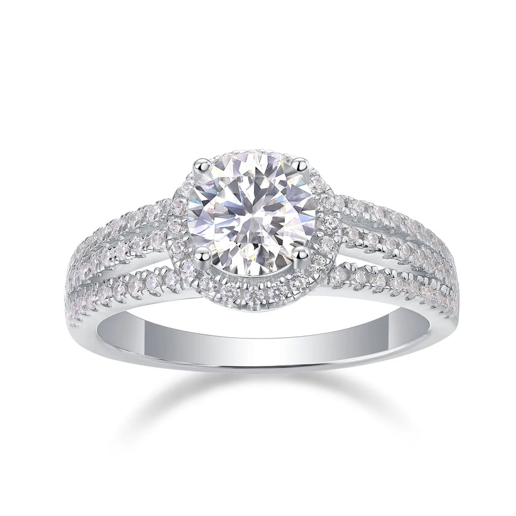 Looking Back wedding ring set with 1-carat moissanite stone in S925 silver platinum-plated band on white background