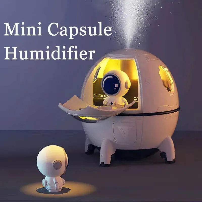 Portable USB astronaut-themed humidifier with colourful LED lights and 220ml water tank