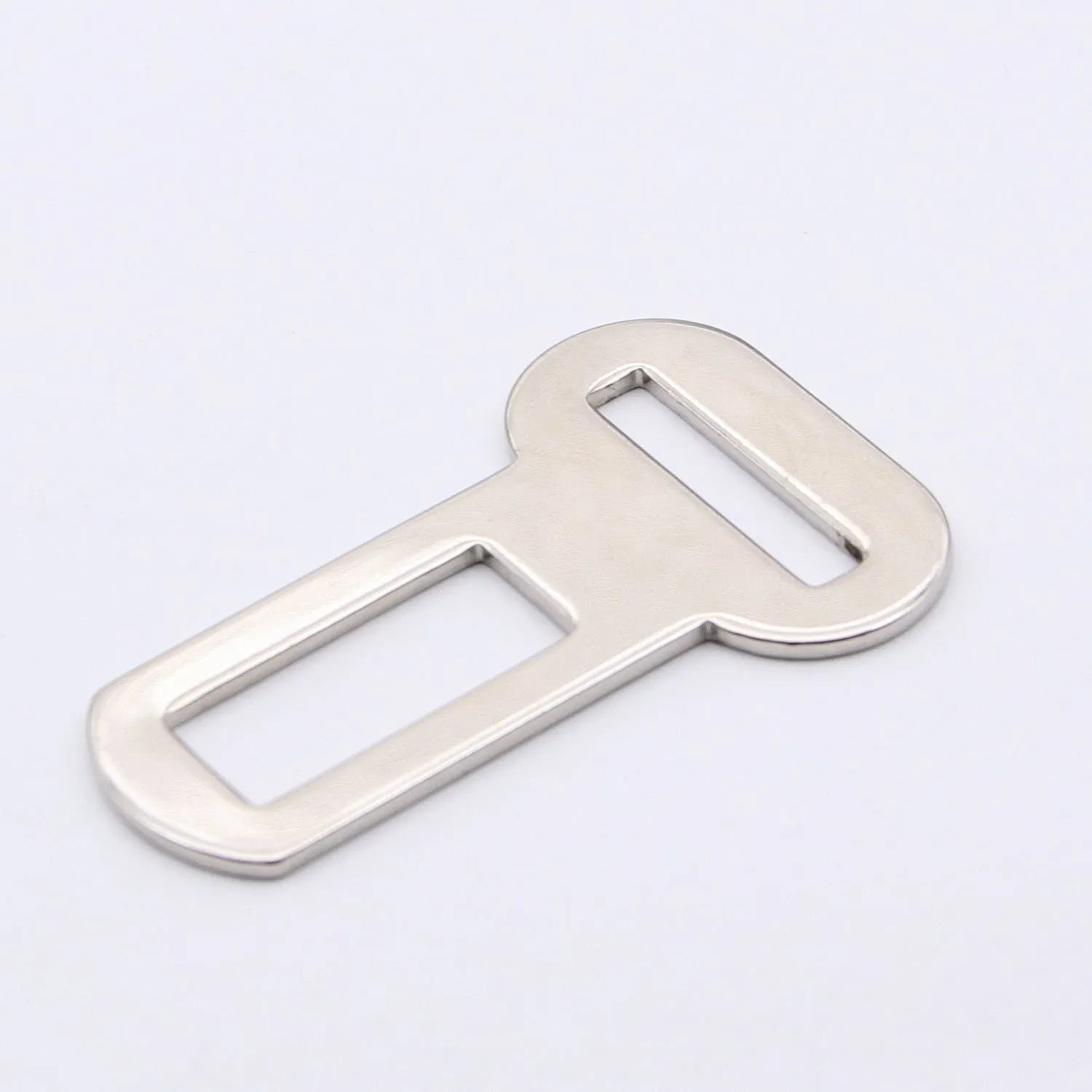 26mm silvery stainless steel quick-release pet safety buckle for leads and harnesses.